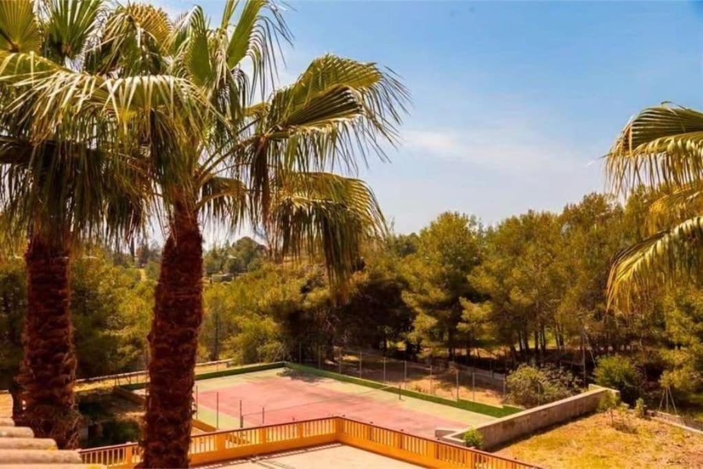 Villa Golf Sitges Виланова-и-ла-Желтру Екстериор снимка
